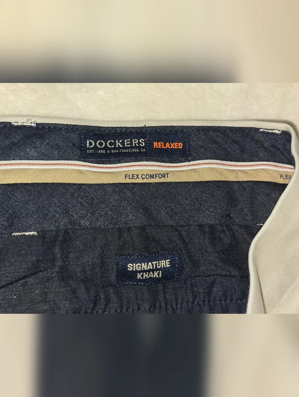Dockers Men's Relaxed Flex Comfort Signature Khaki Chinos Light Tan Stone 34x32